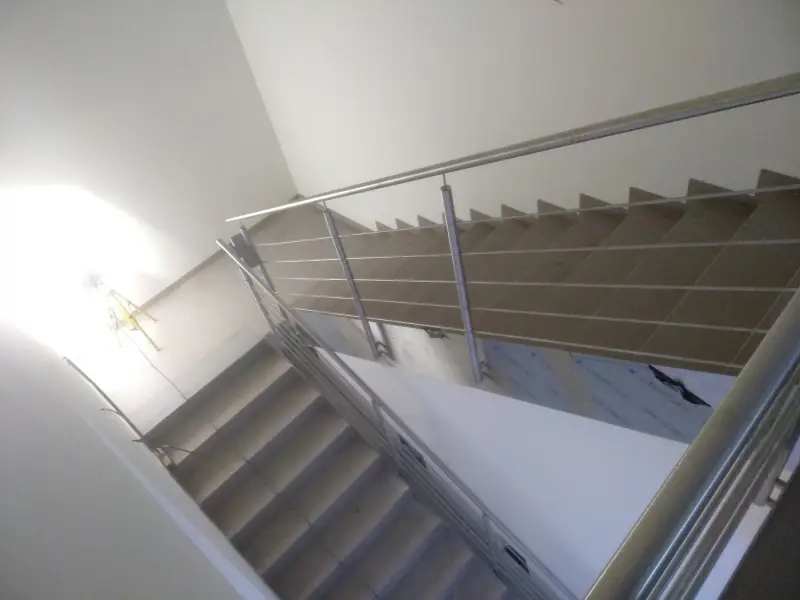 Nerezová zábradlí a schodiště