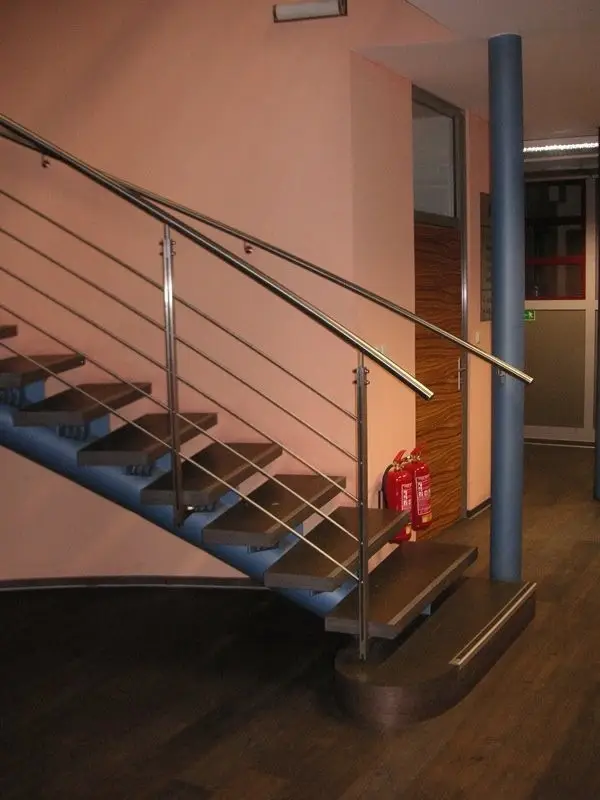 Nerezová zábradlí a schodiště