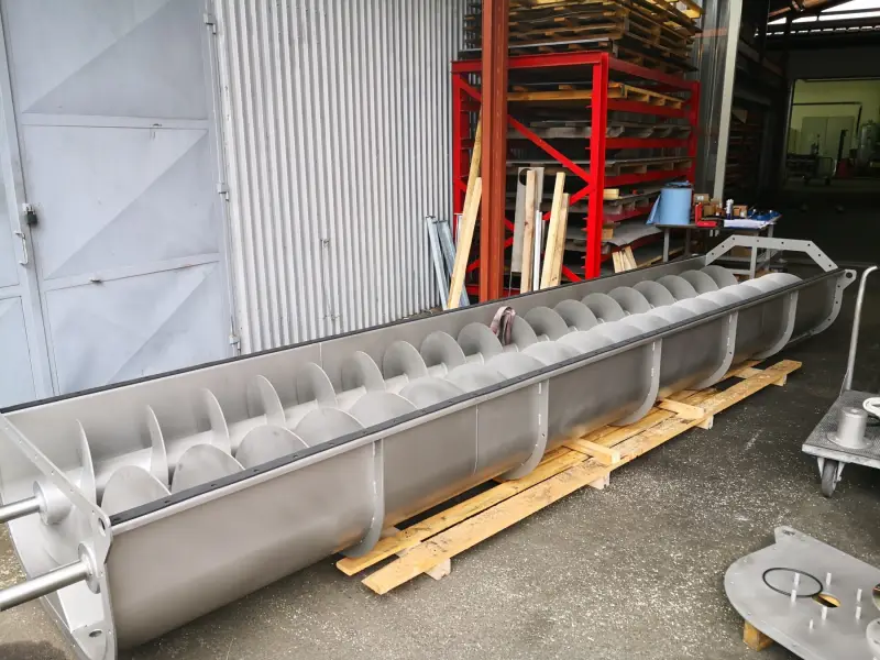 Nerezové stroje na míru