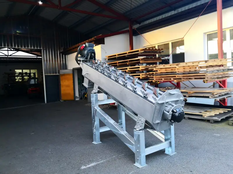 Nerezové stroje na míru