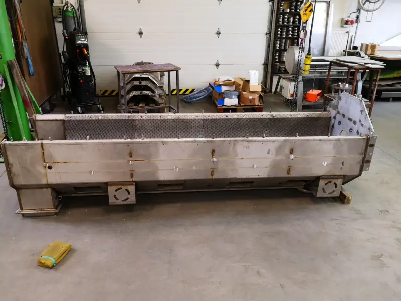 Nerezové stroje na míru