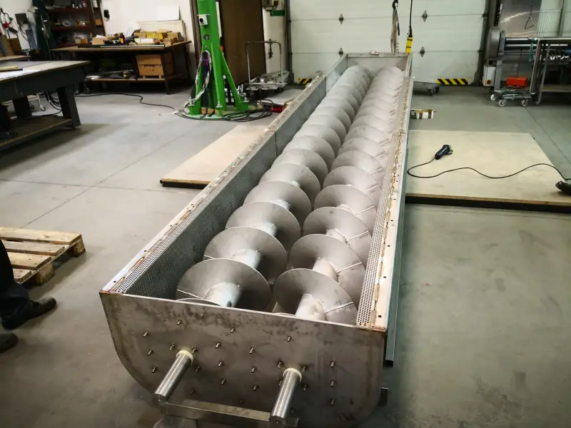 Nerezové stroje na míru