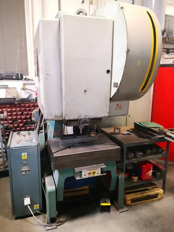 Ohýbání a stáčení plechů